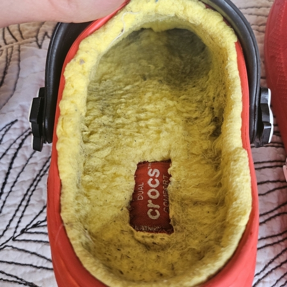 VGUC Crocs Classic Lined Disney Mickey Mouse Clog Size Kids 12 Unisex - Picture 9 of 13